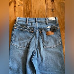High Rise Skinny Stretch Wrangler Jeans Size 27